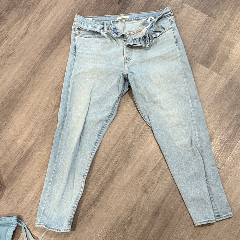 Levi's Women's Light Blue Skinny Jeans